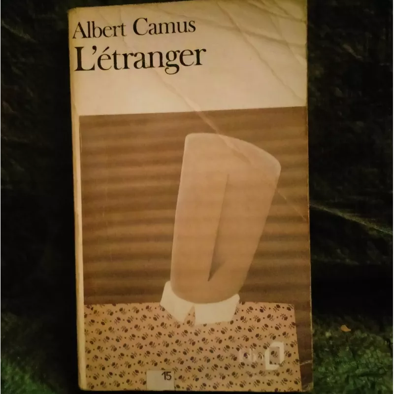 L'étranger - Albert Camus  Livre
