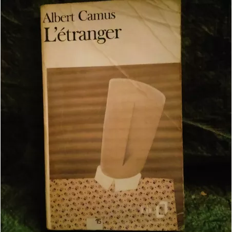 L'étranger - Albert Camus  Livre