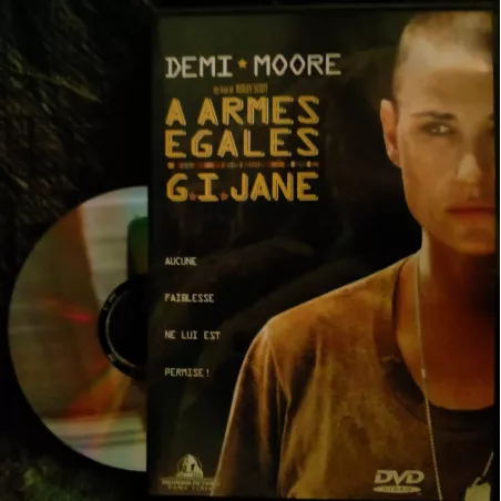 A armes égales - Ridley Scott - Demi Moore  Film DVD 1997