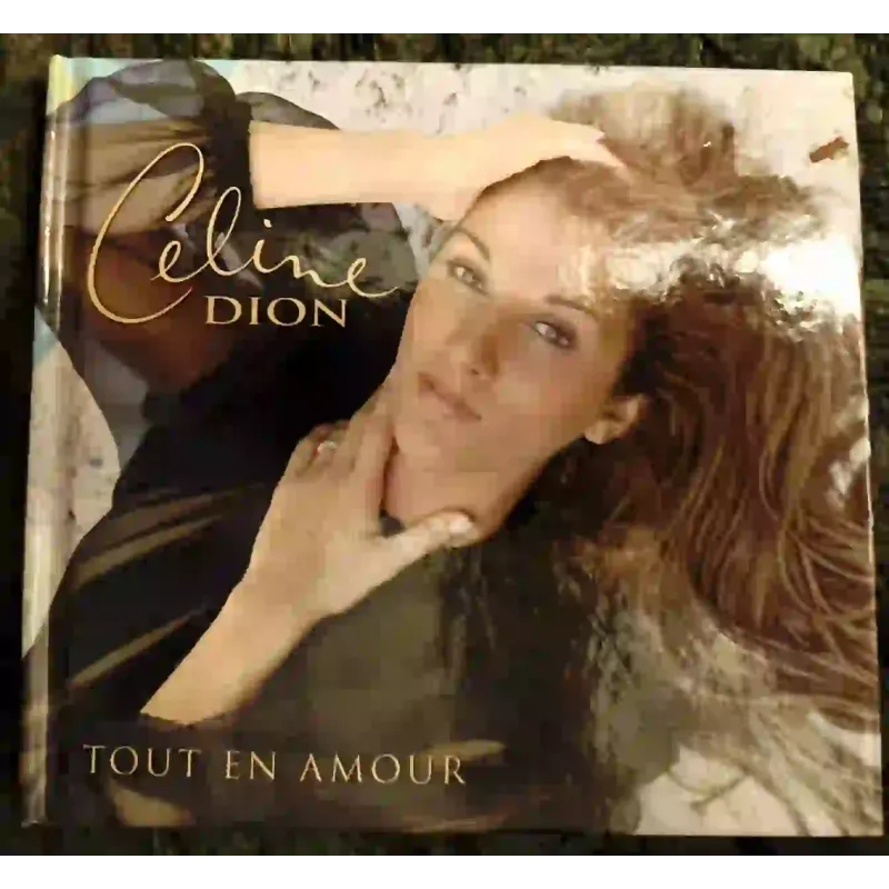 Tout en amour - Céline Dion Coffret Livre CD Compilation 16 Titres 2000 + 12 Photos